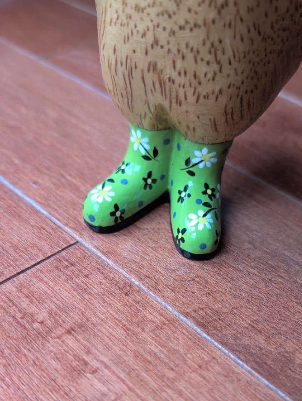 dcuk "Nancy" duck with green hat - Picture 4 of 5
